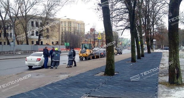 Mobile road surfacing
