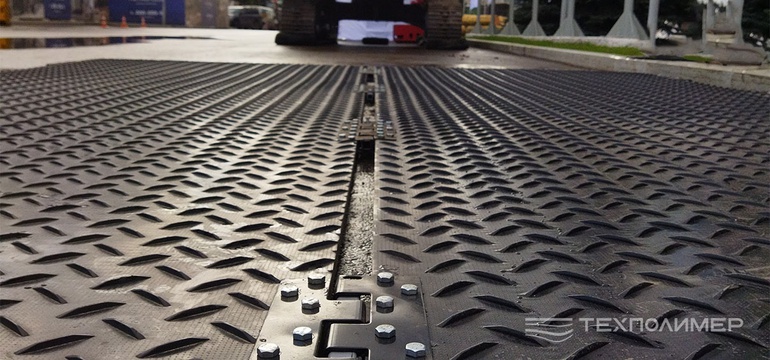 Mobile road surfacing