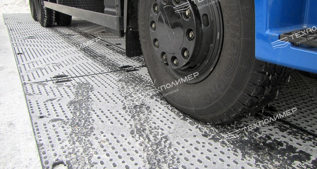Mobile road surfacing